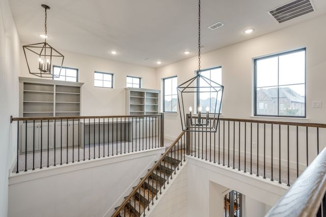 140 Mckinley Drive, Burleson, TX 76028