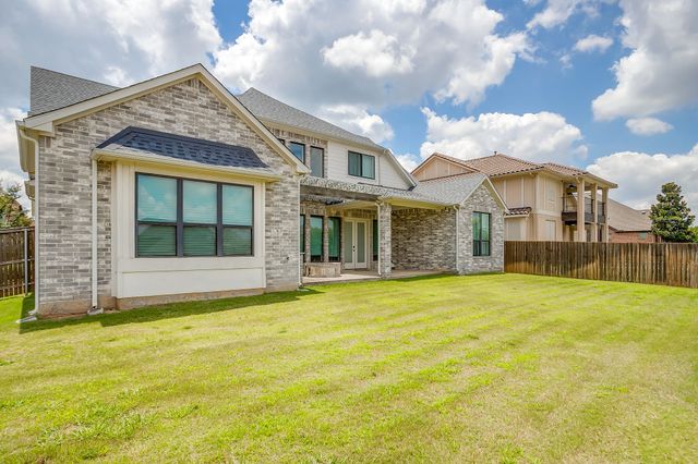 140 Mckinley Drive, Burleson, TX 76028