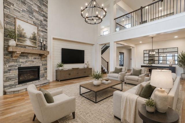 140 Mckinley Drive, Burleson, TX 76028