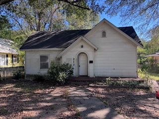 217 20th Street SE, Paris, TX 75460