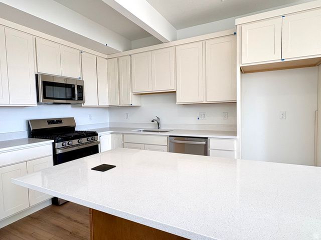 6893 W SOUTH JORDAN PKWY, South Jordan, UT 84009