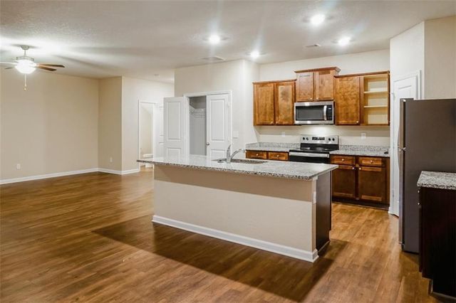 2985 Cleburne Terrace, Hampton, GA 30228
