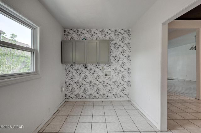 2118 S Wall Avenue, Joplin, MO 64804
