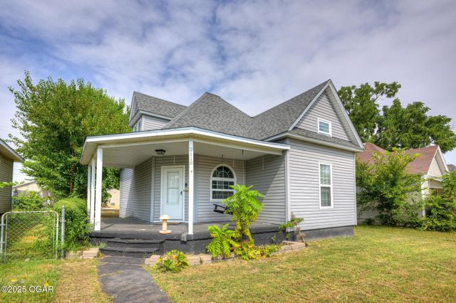 2118 S Wall Avenue, Joplin, MO 64804