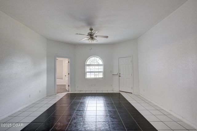 2118 S Wall Avenue, Joplin, MO 64804