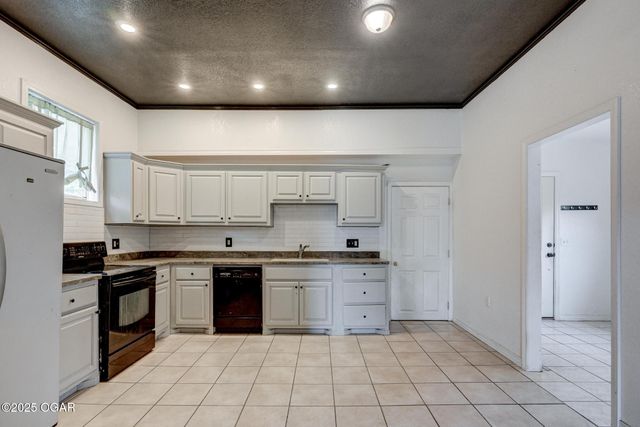 2118 S Wall Avenue, Joplin, MO 64804