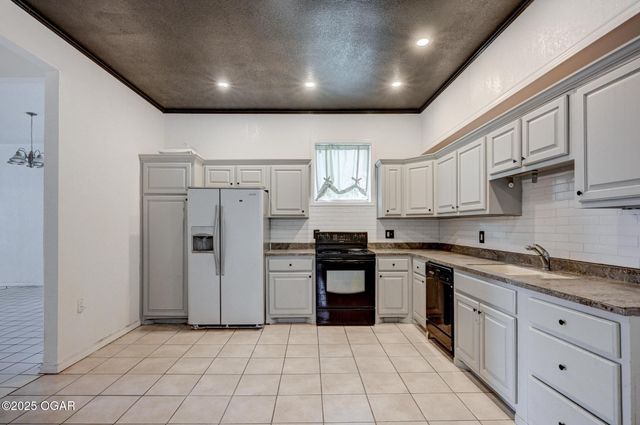 2118 S Wall Avenue, Joplin, MO 64804