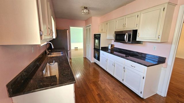 1411 POPLAR RIDGE DR, Memphis, TN 38120