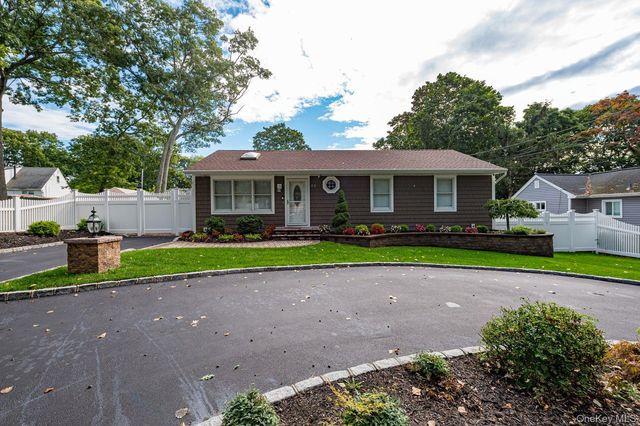 23 Jupiter Road, Rocky Point, NY 11778