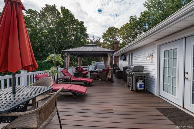 23 Jupiter Road, Rocky Point, NY 11778