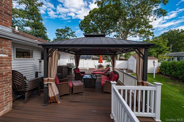 23 Jupiter Road, Rocky Point, NY 11778
