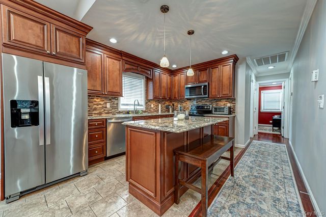 23 Jupiter Road, Rocky Point, NY 11778