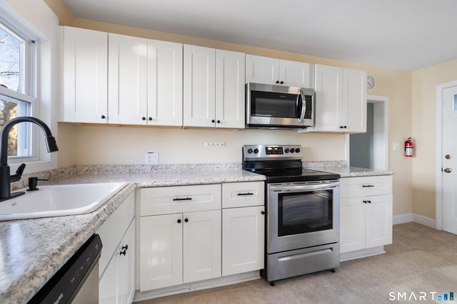 581 High Street, Middletown, CT 06457