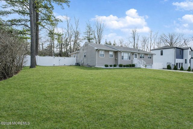 2 Pension Road, Manalapan, NJ 07726