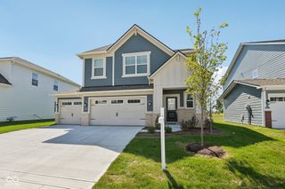 16924 Sandhurst Place, Westfield, IN 46074