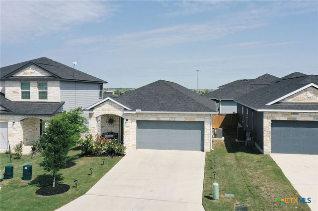 305 Stone Water Lane, Jarrell, TX 76537