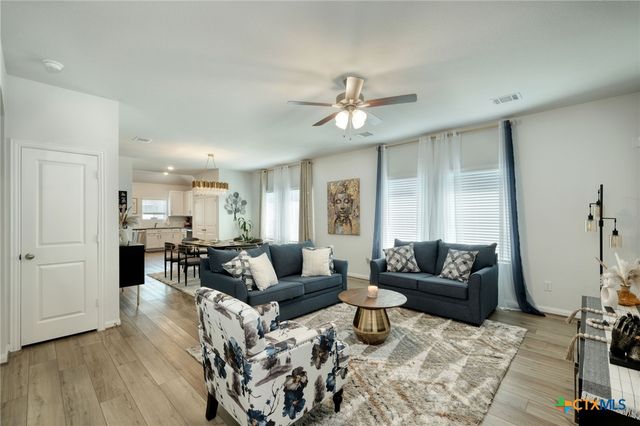 305 Stone Water Lane, Jarrell, TX 76537