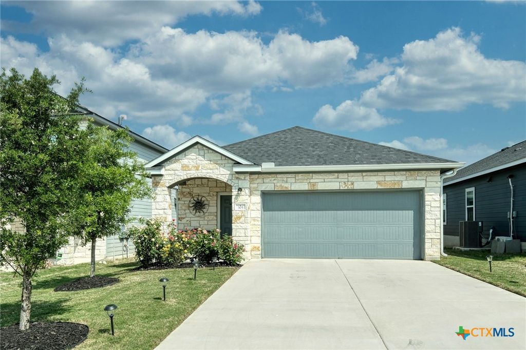 305 Stone Water Lane, Jarrell, TX 76537