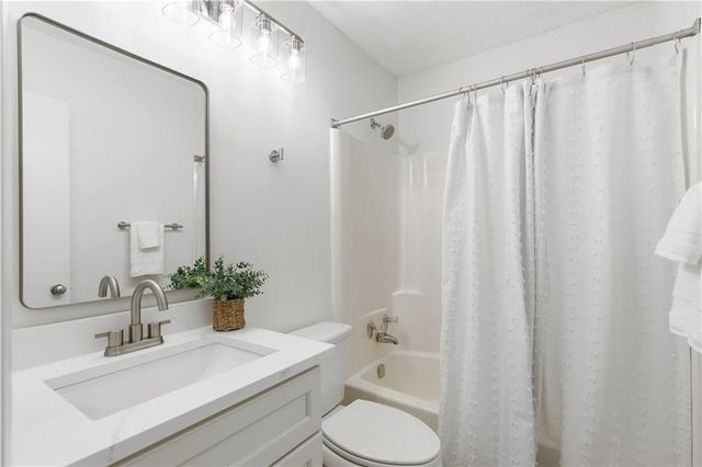 1000 COUNTRY Court, Lawrenceville, GA 30044