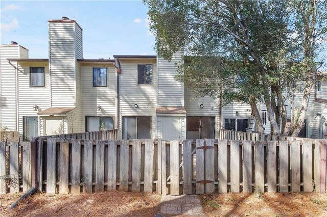 1000 COUNTRY Court, Lawrenceville, GA 30044