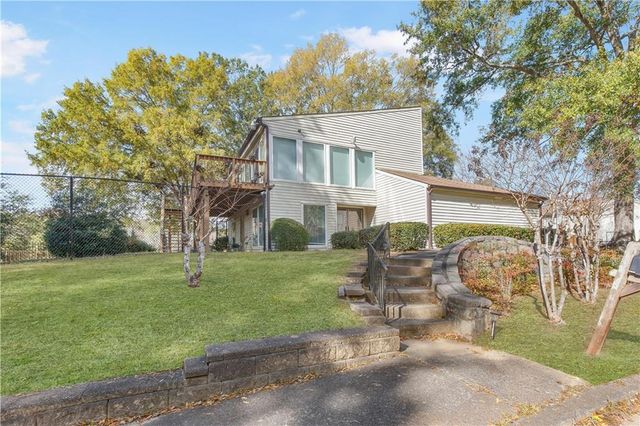 1000 COUNTRY Court, Lawrenceville, GA 30044