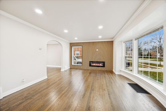 1623 Manchester Avenue, Westchester, IL 60154