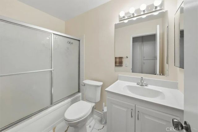 20008 Avenue Of The Oaks, Newhall, CA 91321