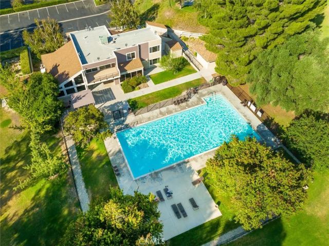 20008 Avenue Of The Oaks, Newhall, CA 91321