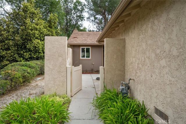 20008 Avenue Of The Oaks, Newhall, CA 91321