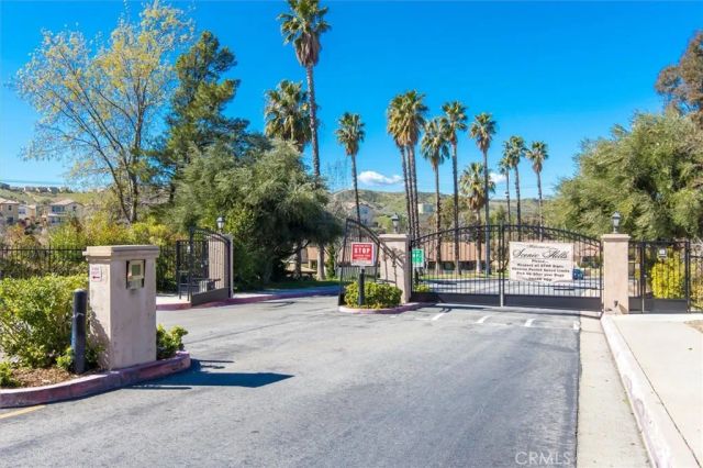 20008 Avenue Of The Oaks, Newhall, CA 91321