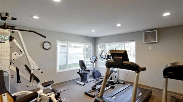 20008 Avenue Of The Oaks, Newhall, CA 91321