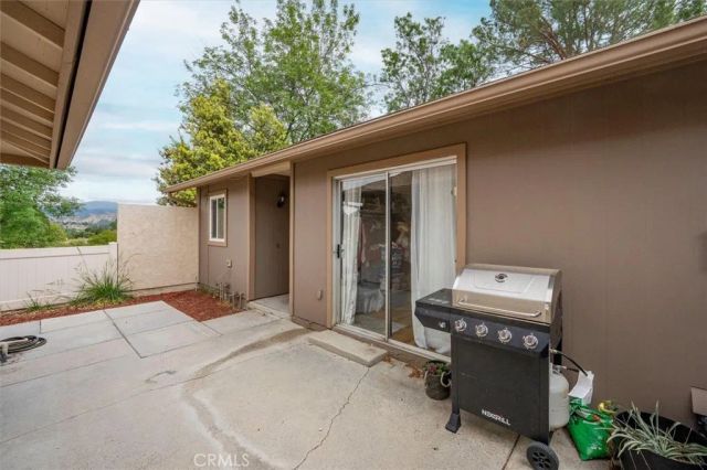 20008 Avenue Of The Oaks, Newhall, CA 91321