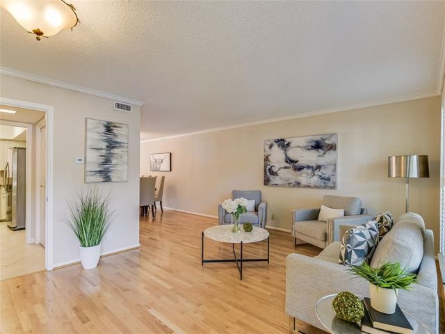 6105 Bullard DR 2, Austin, TX 78757