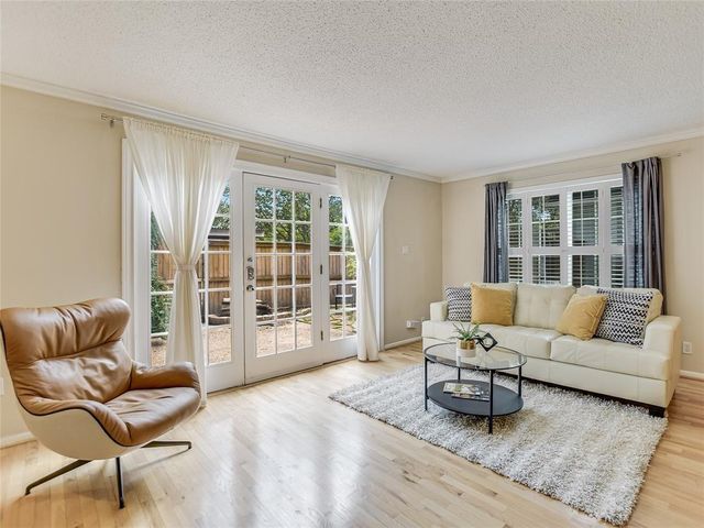 6105 Bullard DR 2, Austin, TX 78757