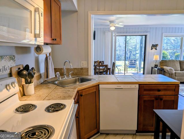 30 Spy Glass Circle Unit J Circle, Dillard, GA 30537