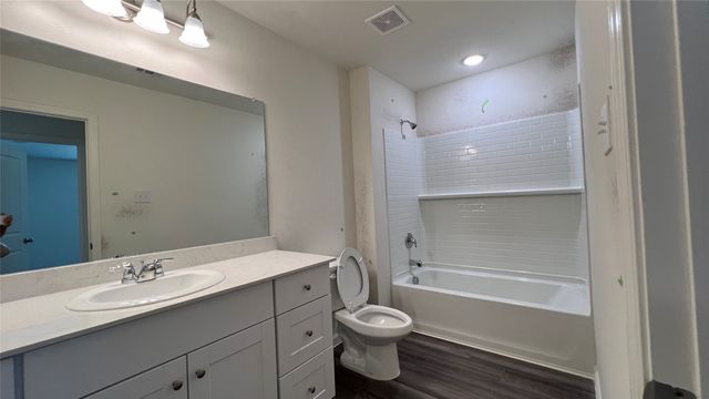 702 Camden Drive, Lavon, TX 75166