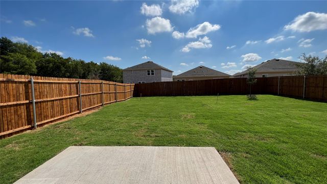 702 Camden Drive, Lavon, TX 75166