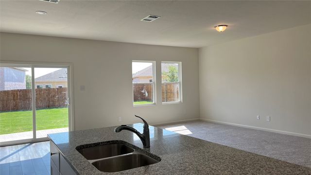 702 Camden Drive, Lavon, TX 75166