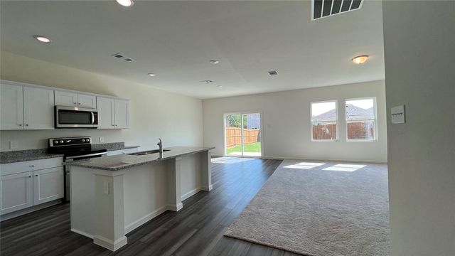 702 Camden Drive, Lavon, TX 75166