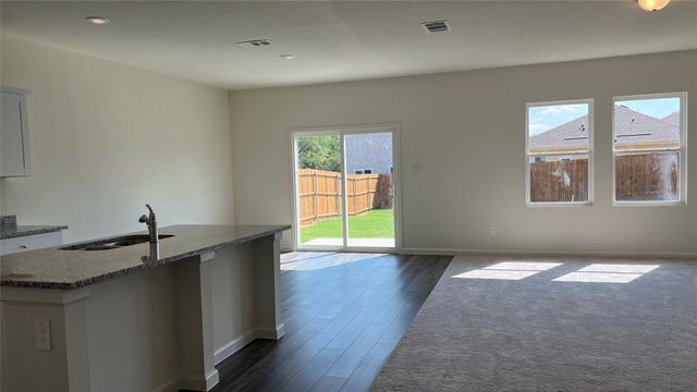 702 Camden Drive, Lavon, TX 75166