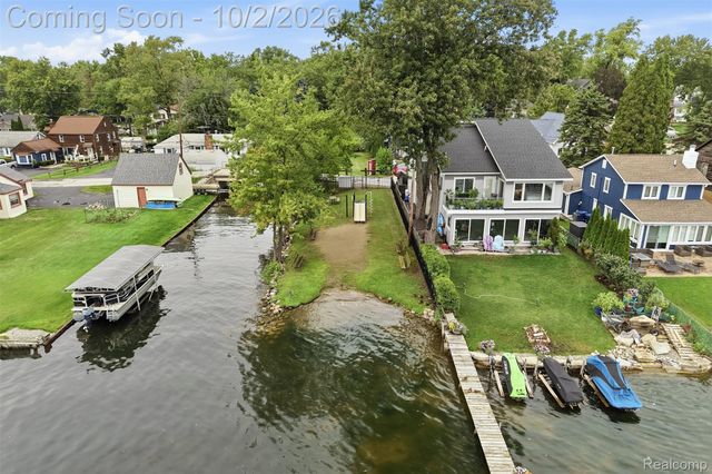 4908 Lakeview Avenue, West Bloomfield Charter Township, MI 48324