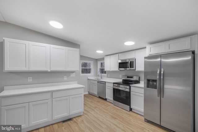 5003 HOLLY DR, Partlow, VA 22534