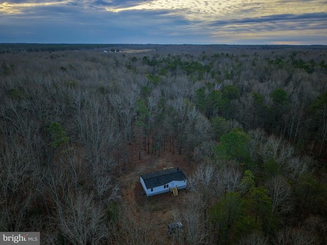 5003 HOLLY DR, Partlow, VA 22534