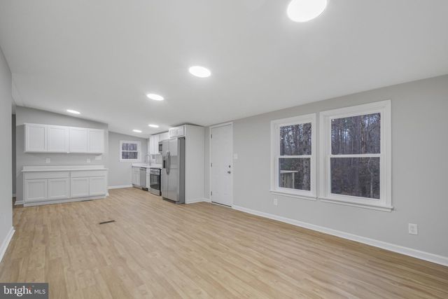 5003 HOLLY DR, Partlow, VA 22534