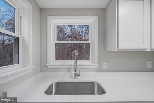 5003 HOLLY DR, Partlow, VA 22534