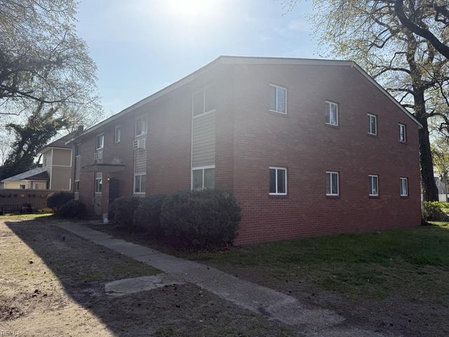 864 W 34th ST, Norfolk, VA 23508