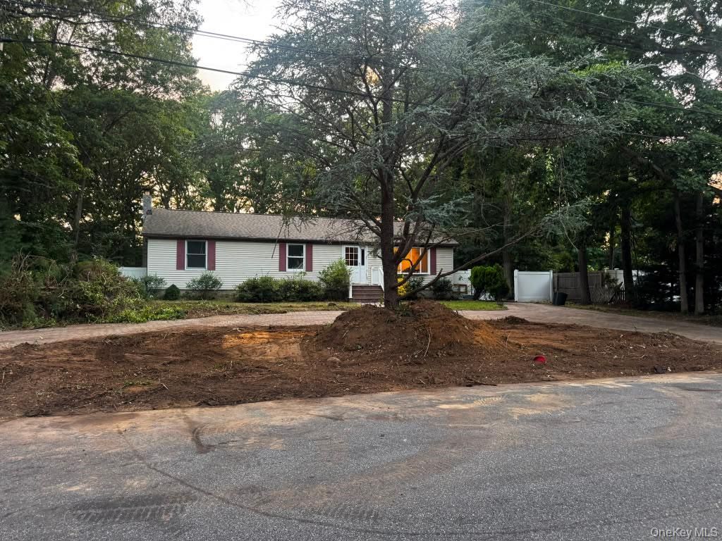 409 Wellwood Drive, Shirley, NY 11967