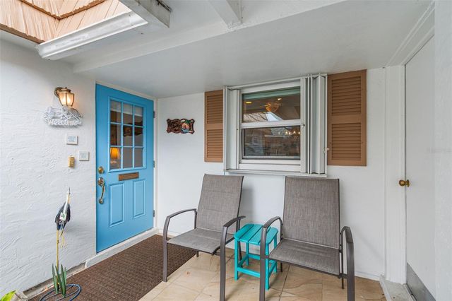 2717 RIVERBLUFF PLACE V49, Sarasota, FL 34231