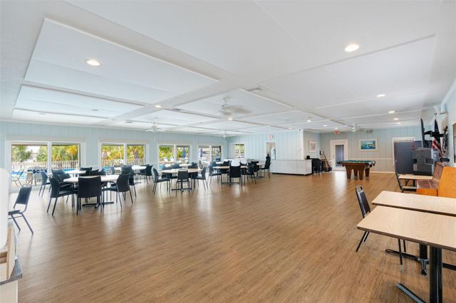 2717 RIVERBLUFF PLACE V49, Sarasota, FL 34231