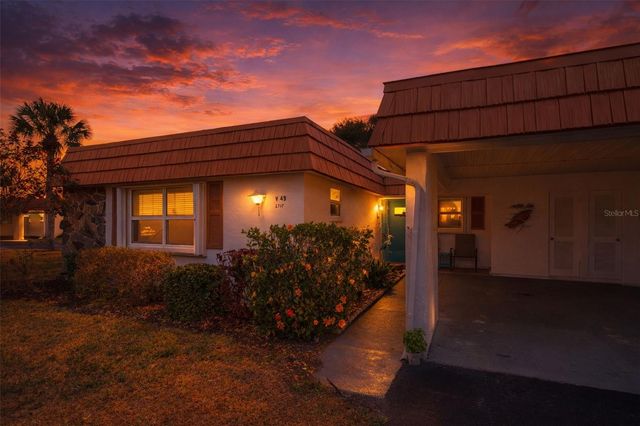 2717 RIVERBLUFF PLACE V49, Sarasota, FL 34231